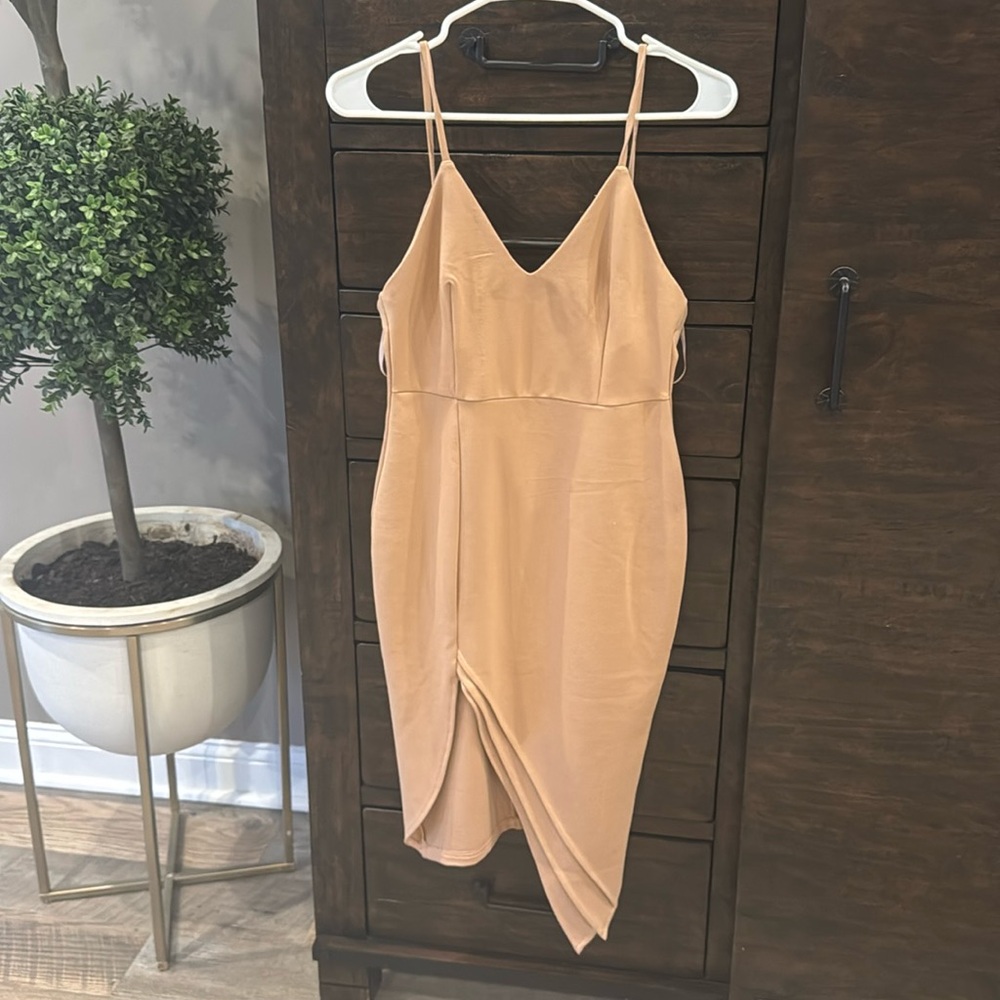 Revolve About Us NWT Midi